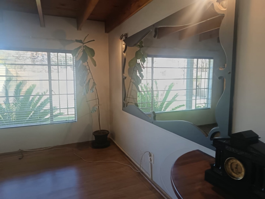 4 Bedroom Property for Sale in Rhodesdene Northern Cape